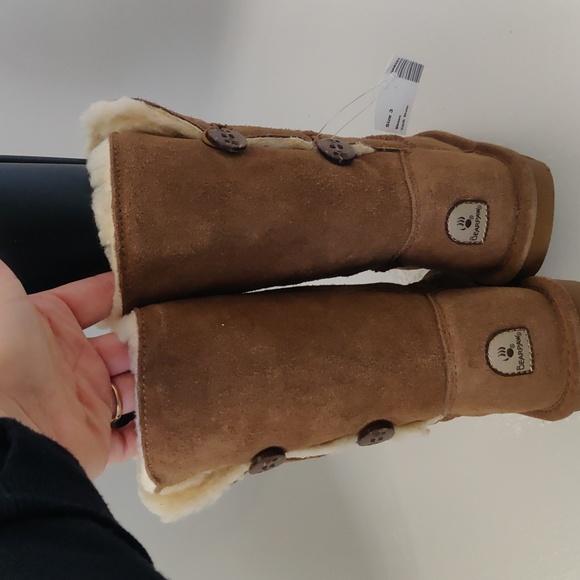 New! BearPaw 2250Y Tan, Lori, girls Suede side 2 button/loop closure sz 3 Boot - Picture 5 of 11